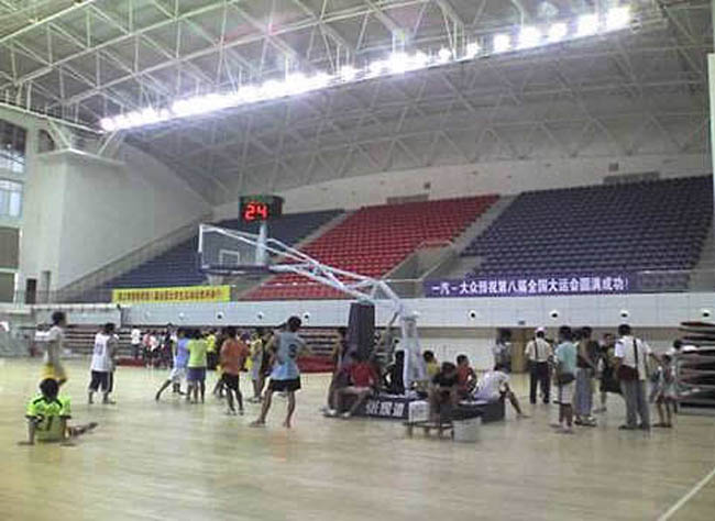 萍乡室内篮球馆体育看台螺栓球网架